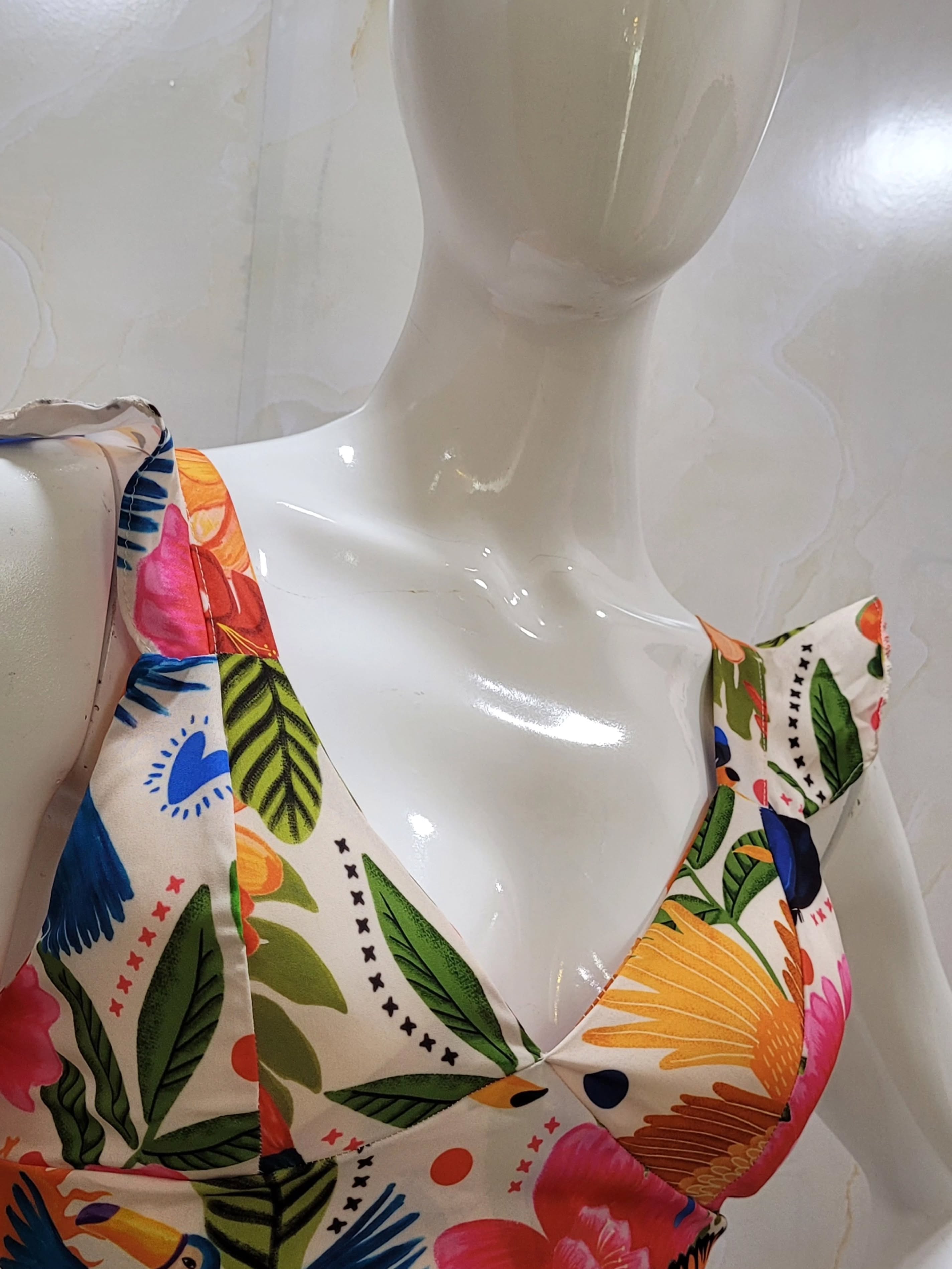 Foto da peça Blusa floral colorida